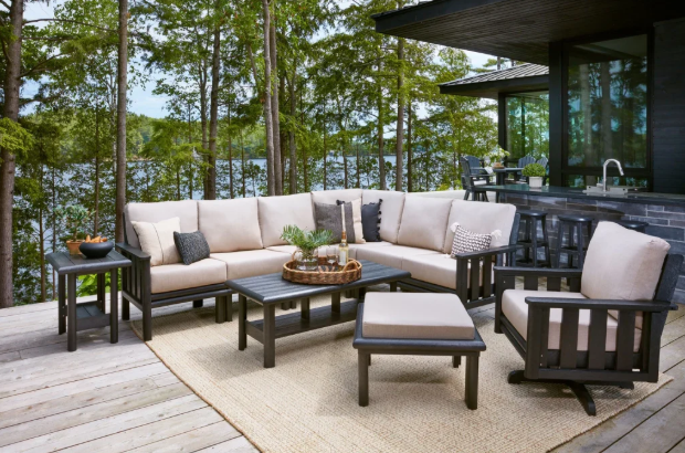 The Benefits of Professional Outdoor Furniture Setup for Busy Homeowners